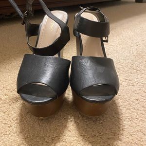 Black and wood wedges